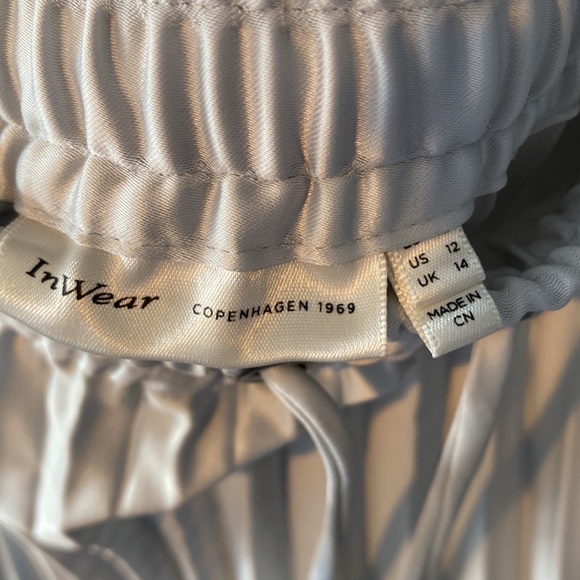 Pleats Ahoy! - Picture 7 of 7